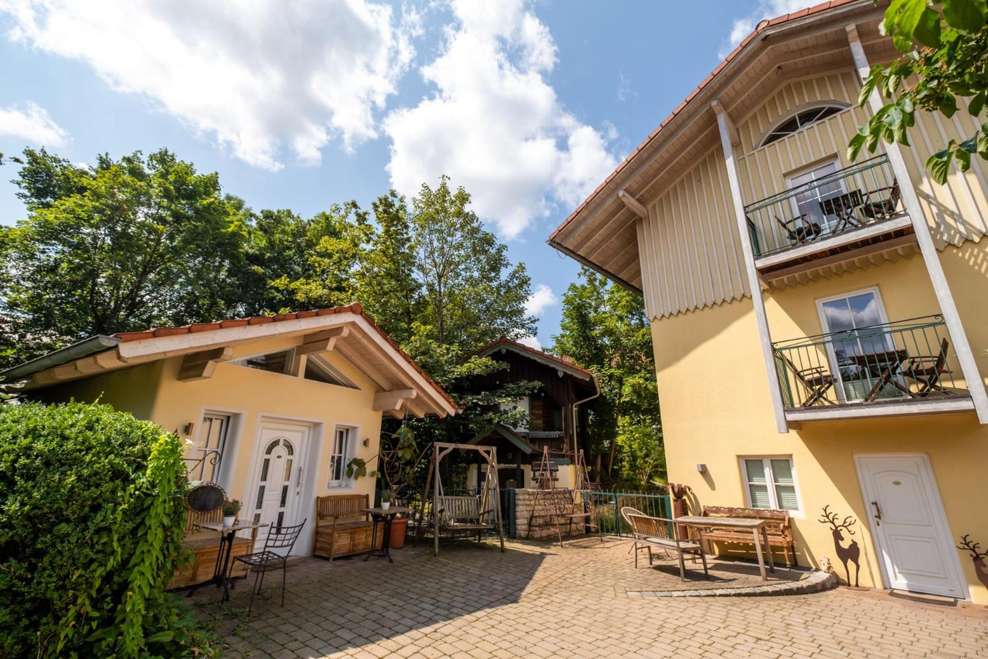 Landhaus Café Restaurant&Hotel Wolfratshausen Exterior foto